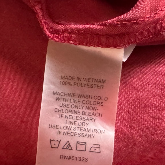 Vince Camuto Red Blouse with flutter sleeve size M - Picture 4 of 4